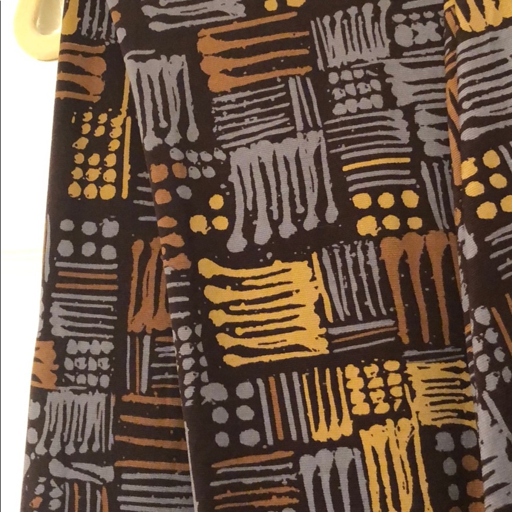 Maxi - Picture 2 of 2